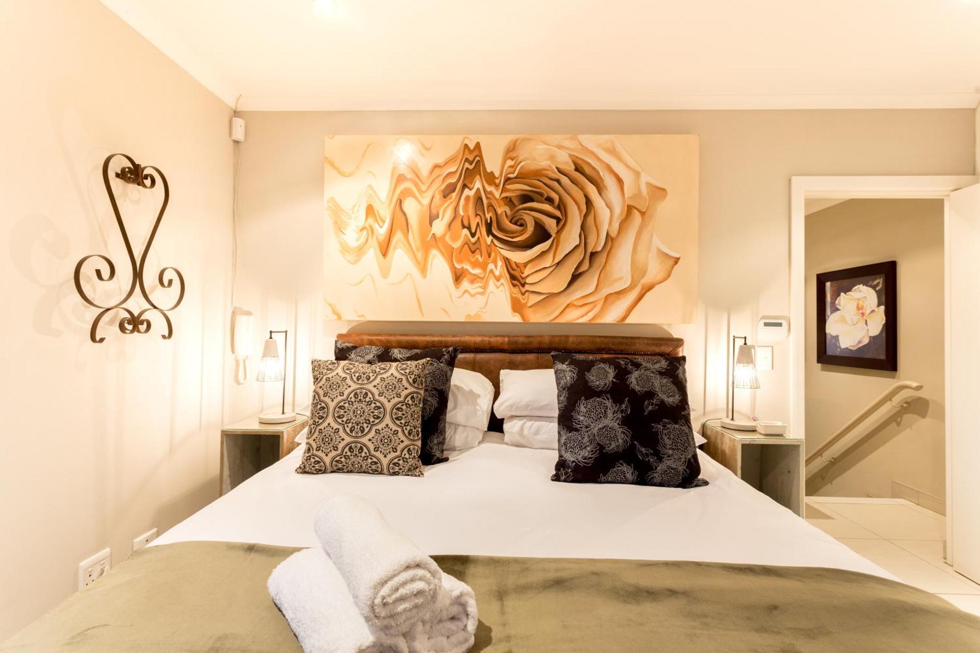 Lägenhet på 99 m² i Stellenbosch Central, med 2 sovrum och 2 badrum  Exteriör bild