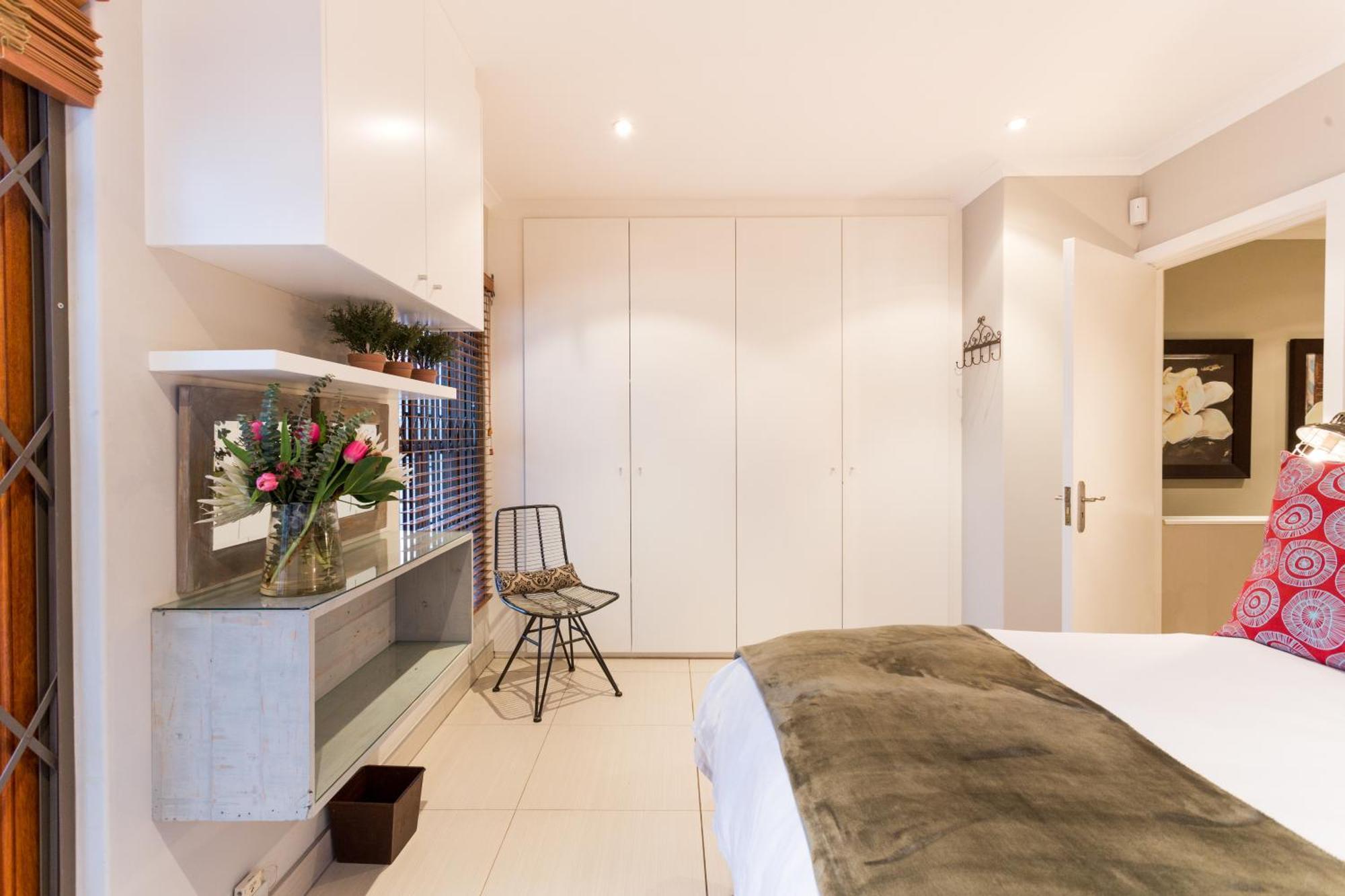 Lägenhet på 99 m² i Stellenbosch Central, med 2 sovrum och 2 badrum  Exteriör bild