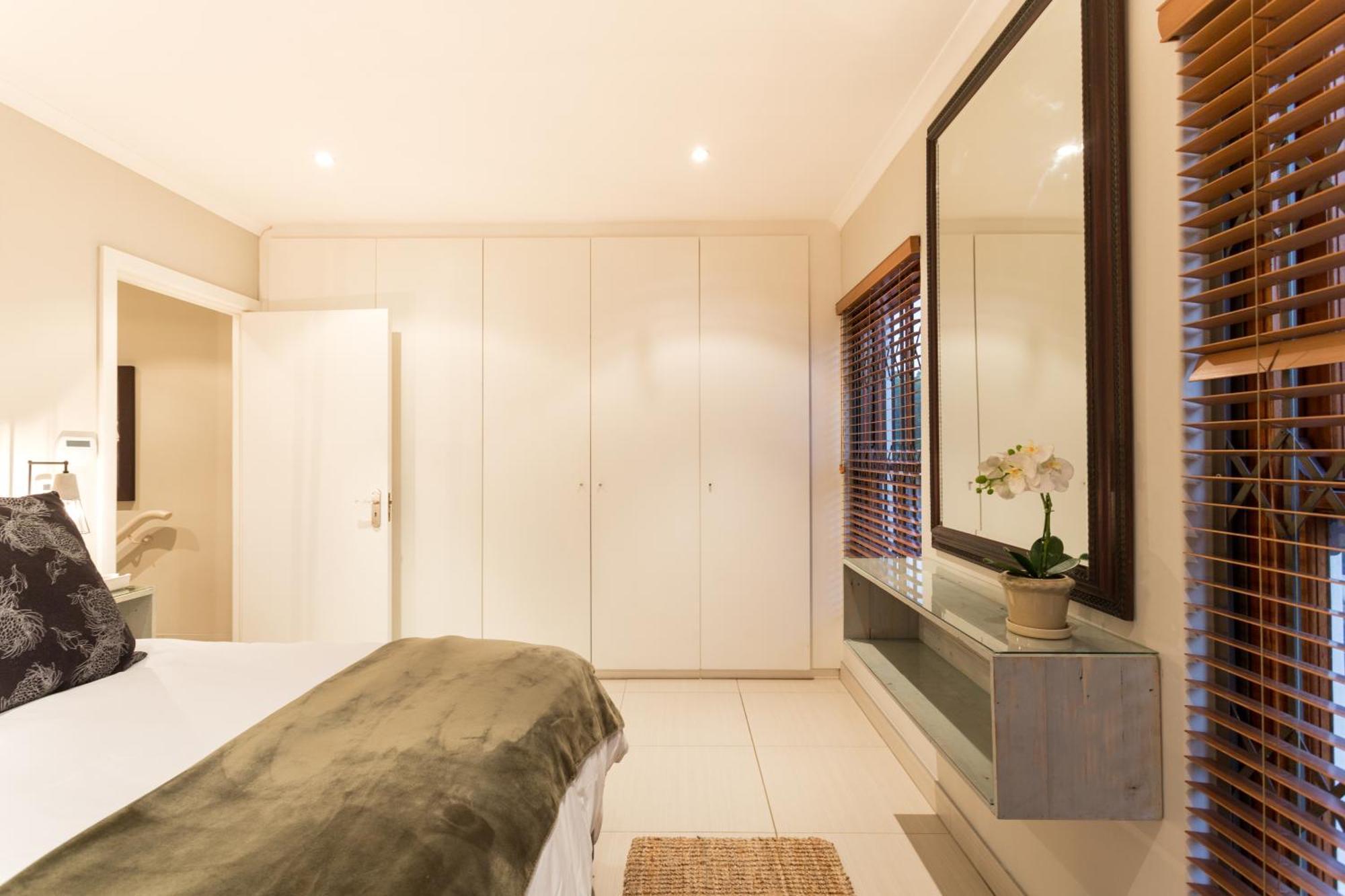 Lägenhet på 99 m² i Stellenbosch Central, med 2 sovrum och 2 badrum  Exteriör bild