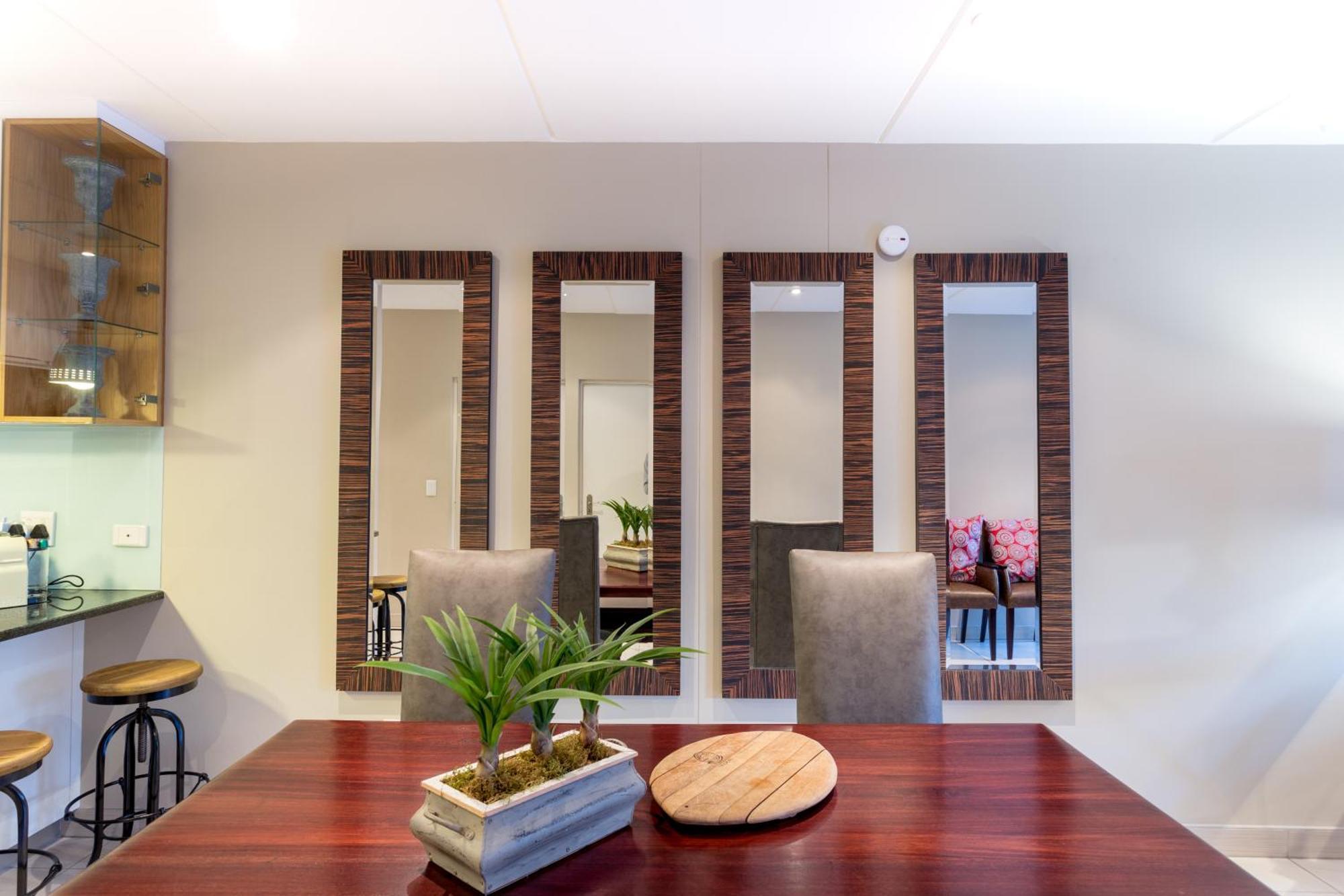 Lägenhet på 99 m² i Stellenbosch Central, med 2 sovrum och 2 badrum  Exteriör bild