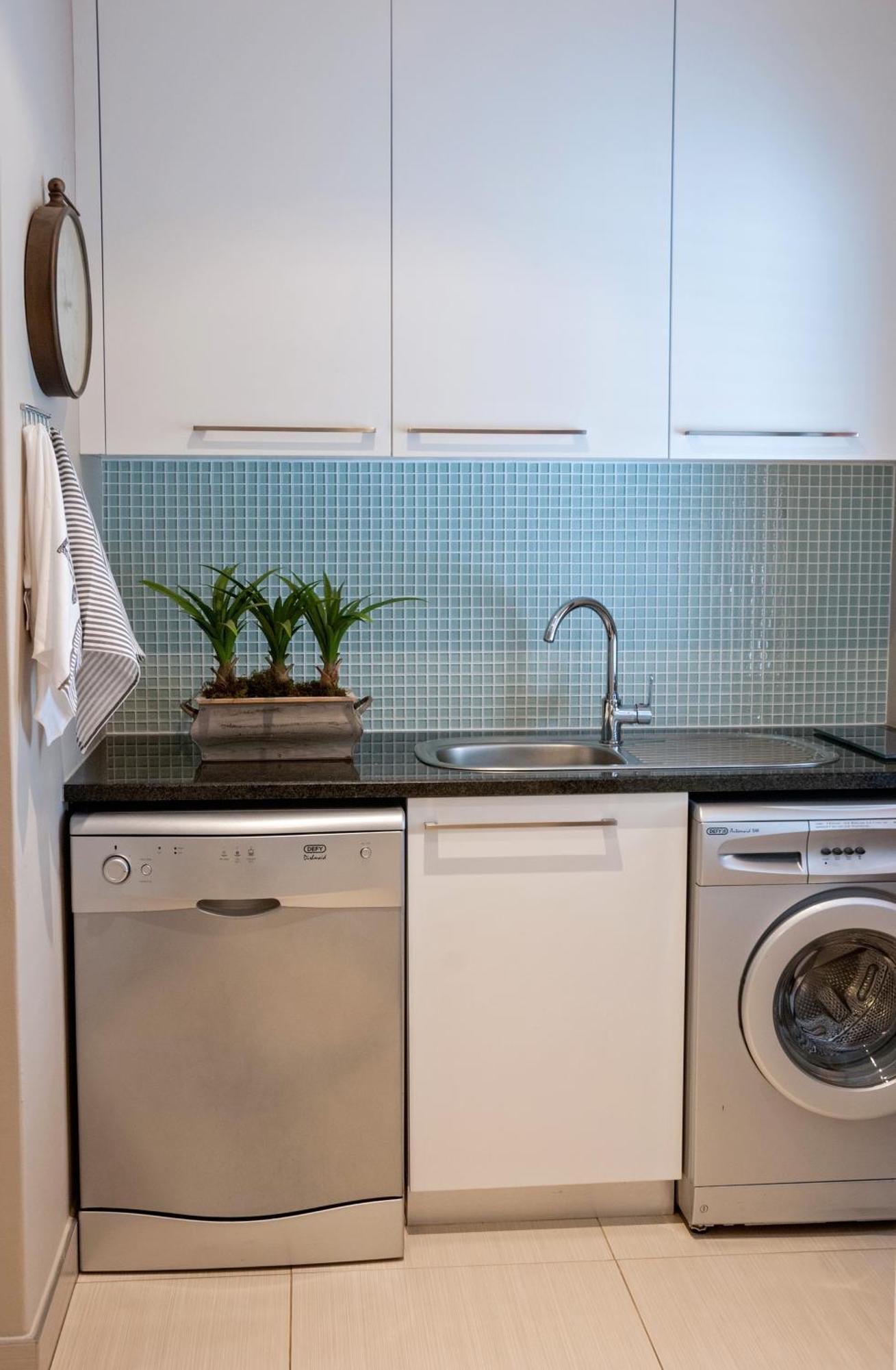 Lägenhet på 99 m² i Stellenbosch Central, med 2 sovrum och 2 badrum  Exteriör bild