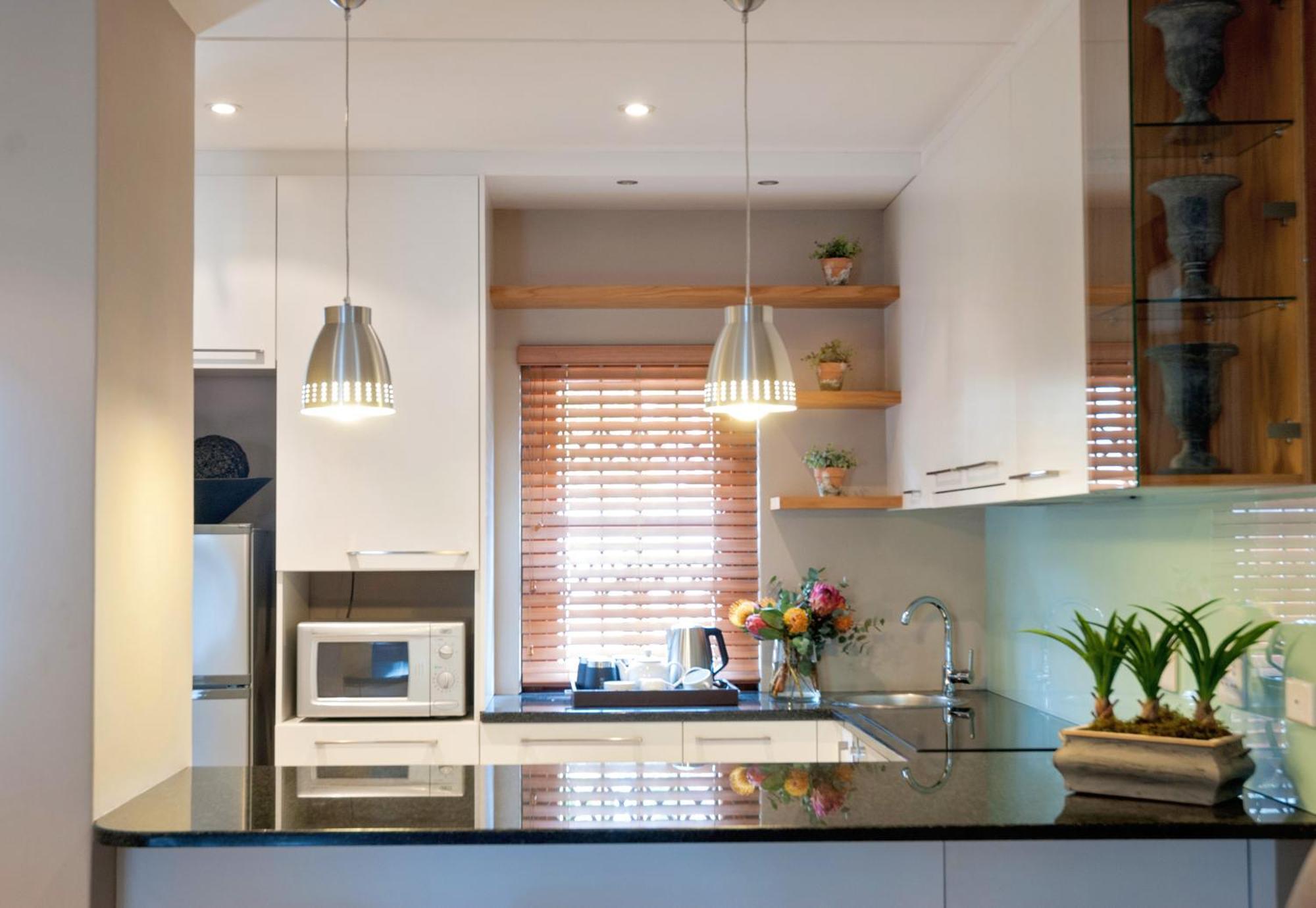 Lägenhet på 99 m² i Stellenbosch Central, med 2 sovrum och 2 badrum  Exteriör bild
