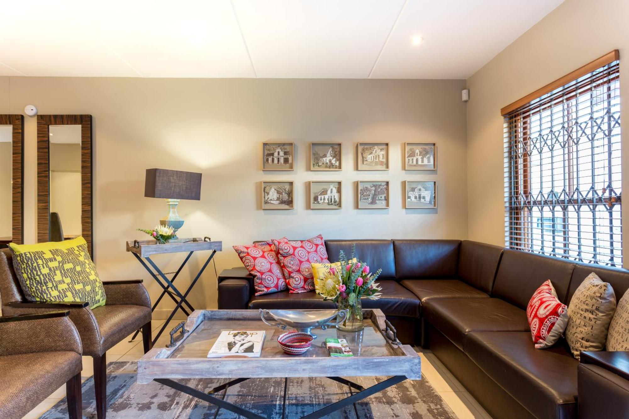 Lägenhet på 99 m² i Stellenbosch Central, med 2 sovrum och 2 badrum  Exteriör bild