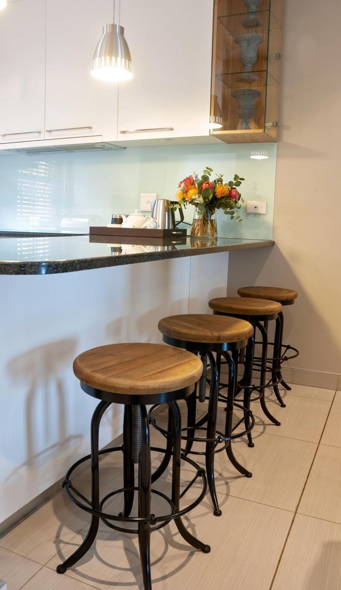 Lägenhet på 99 m² i Stellenbosch Central, med 2 sovrum och 2 badrum  Exteriör bild