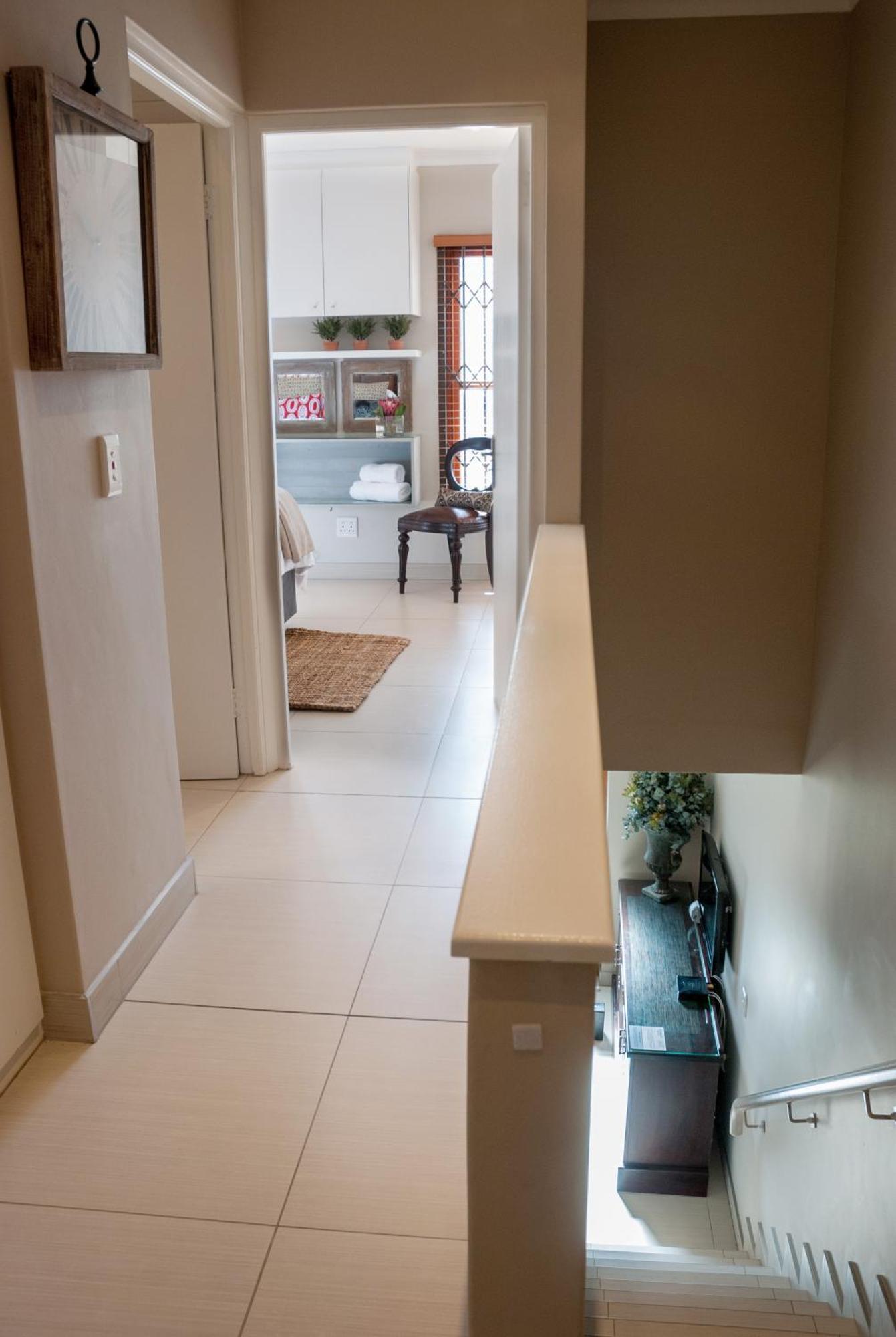 Lägenhet på 99 m² i Stellenbosch Central, med 2 sovrum och 2 badrum  Exteriör bild