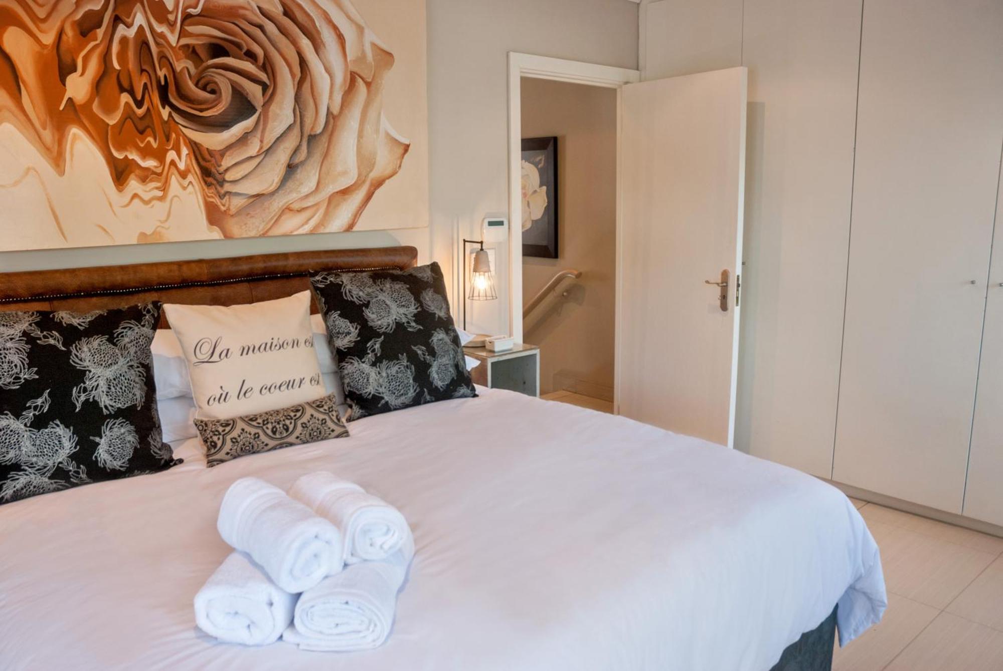 Lägenhet på 99 m² i Stellenbosch Central, med 2 sovrum och 2 badrum  Exteriör bild