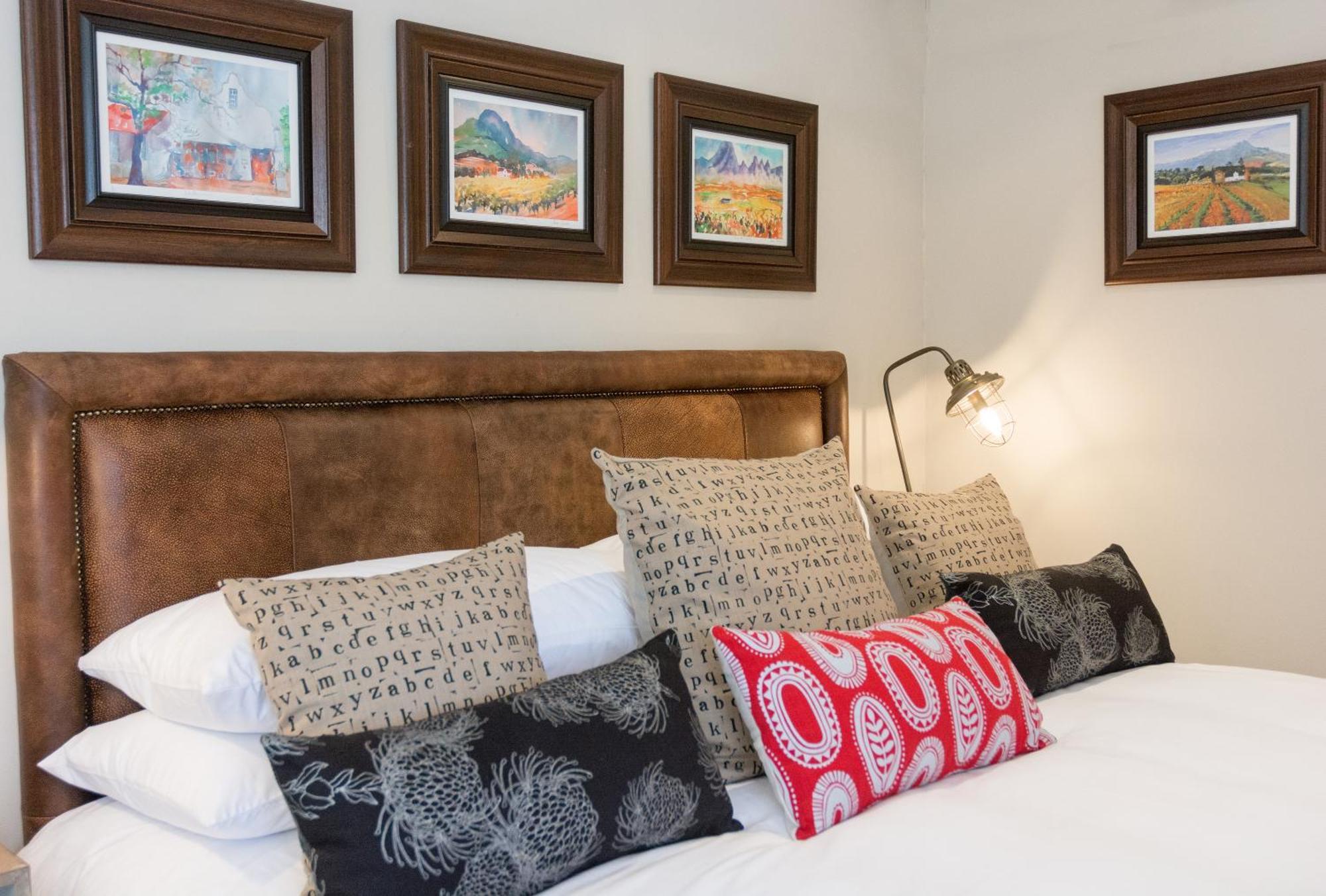 Lägenhet på 99 m² i Stellenbosch Central, med 2 sovrum och 2 badrum  Exteriör bild