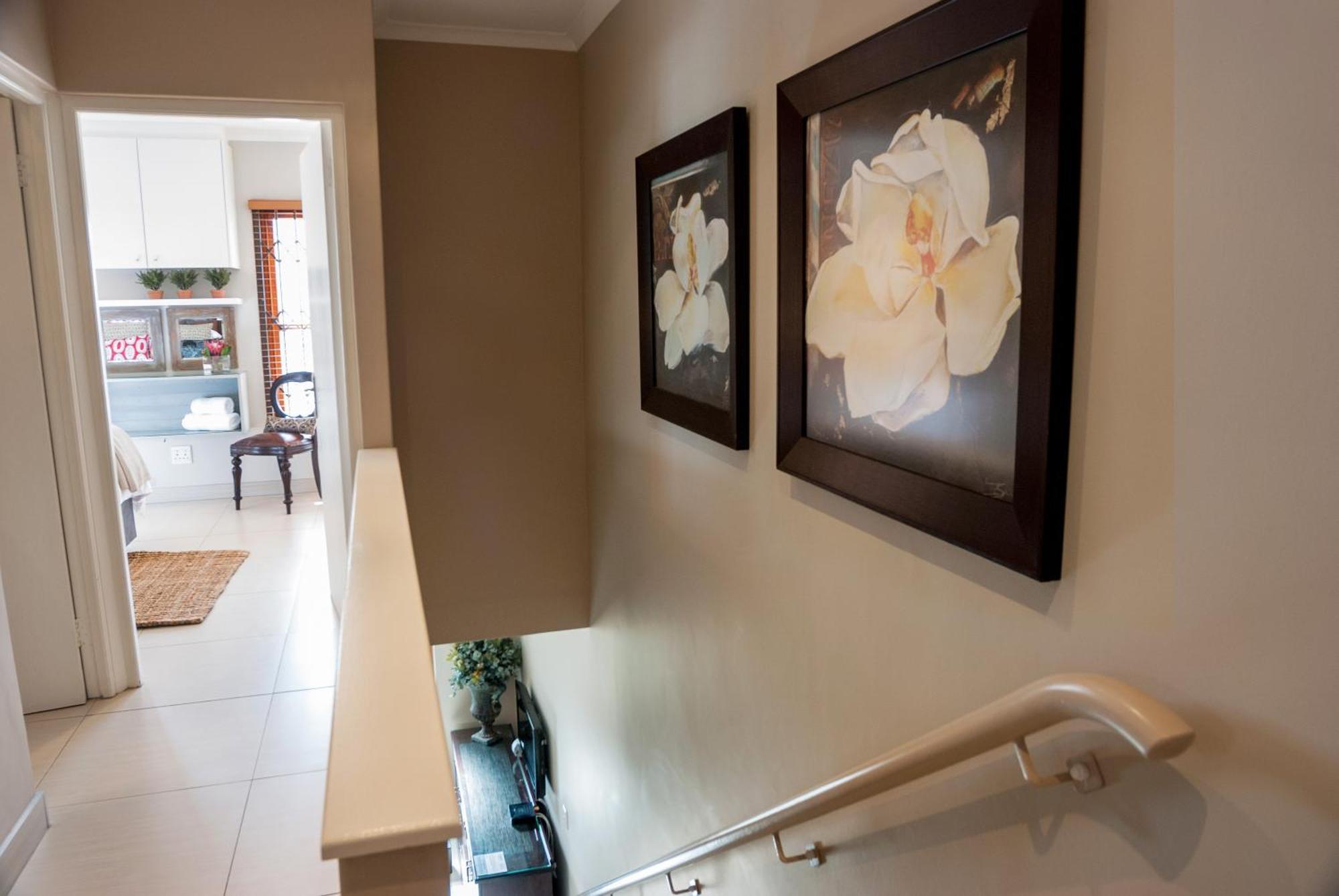 Lägenhet på 99 m² i Stellenbosch Central, med 2 sovrum och 2 badrum  Exteriör bild